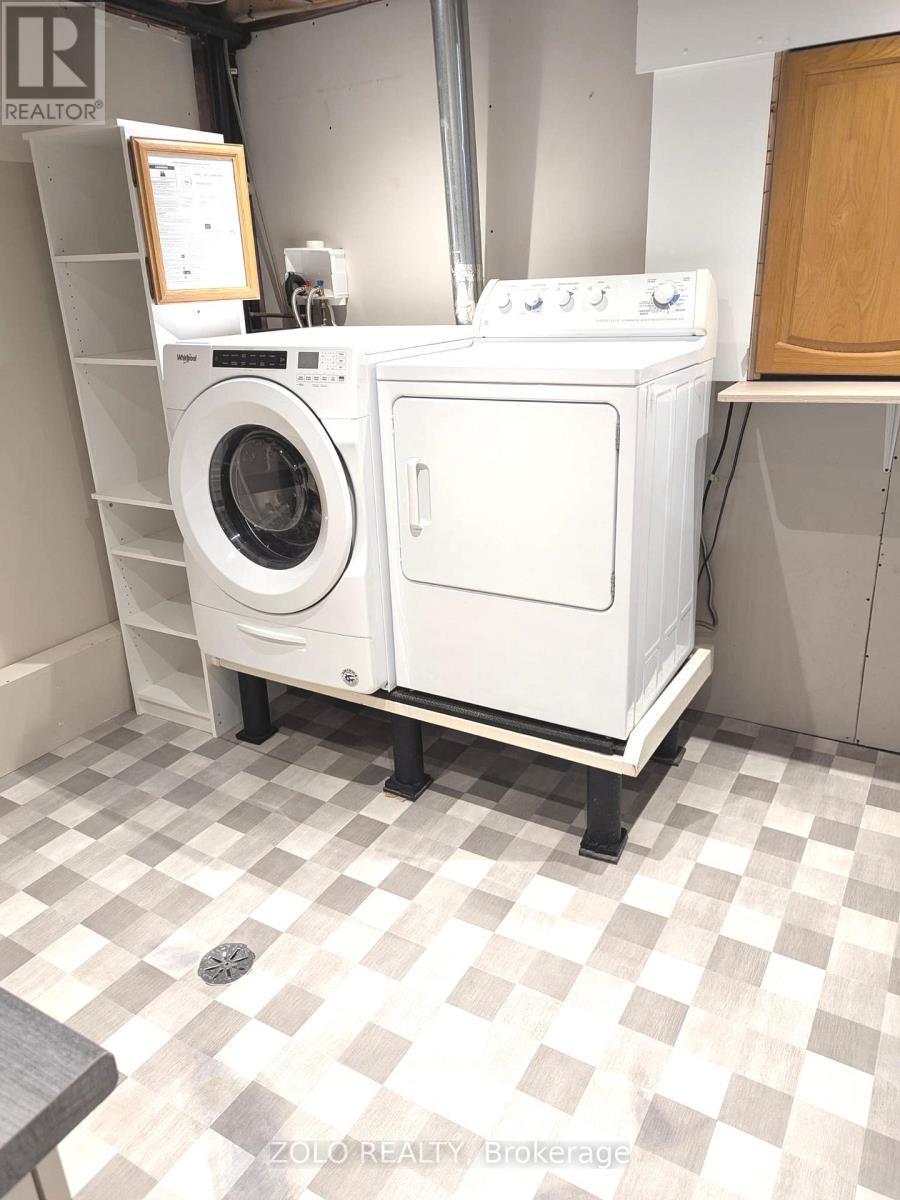 21 Columbia Road, Barrie (Holly), Ontario  L4N 8C7 - Photo 15 - S12836184