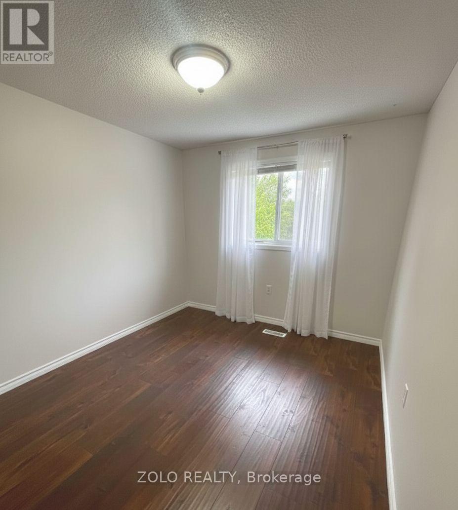 21 Columbia Road, Barrie (Holly), Ontario  L4N 8C7 - Photo 6 - S12836184