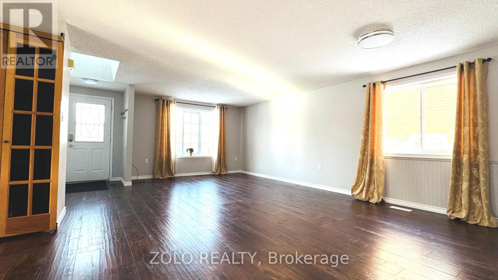 21 Columbia Road, Barrie (Holly), Ontario  L4N 8C7 - Photo 9 - S12836184