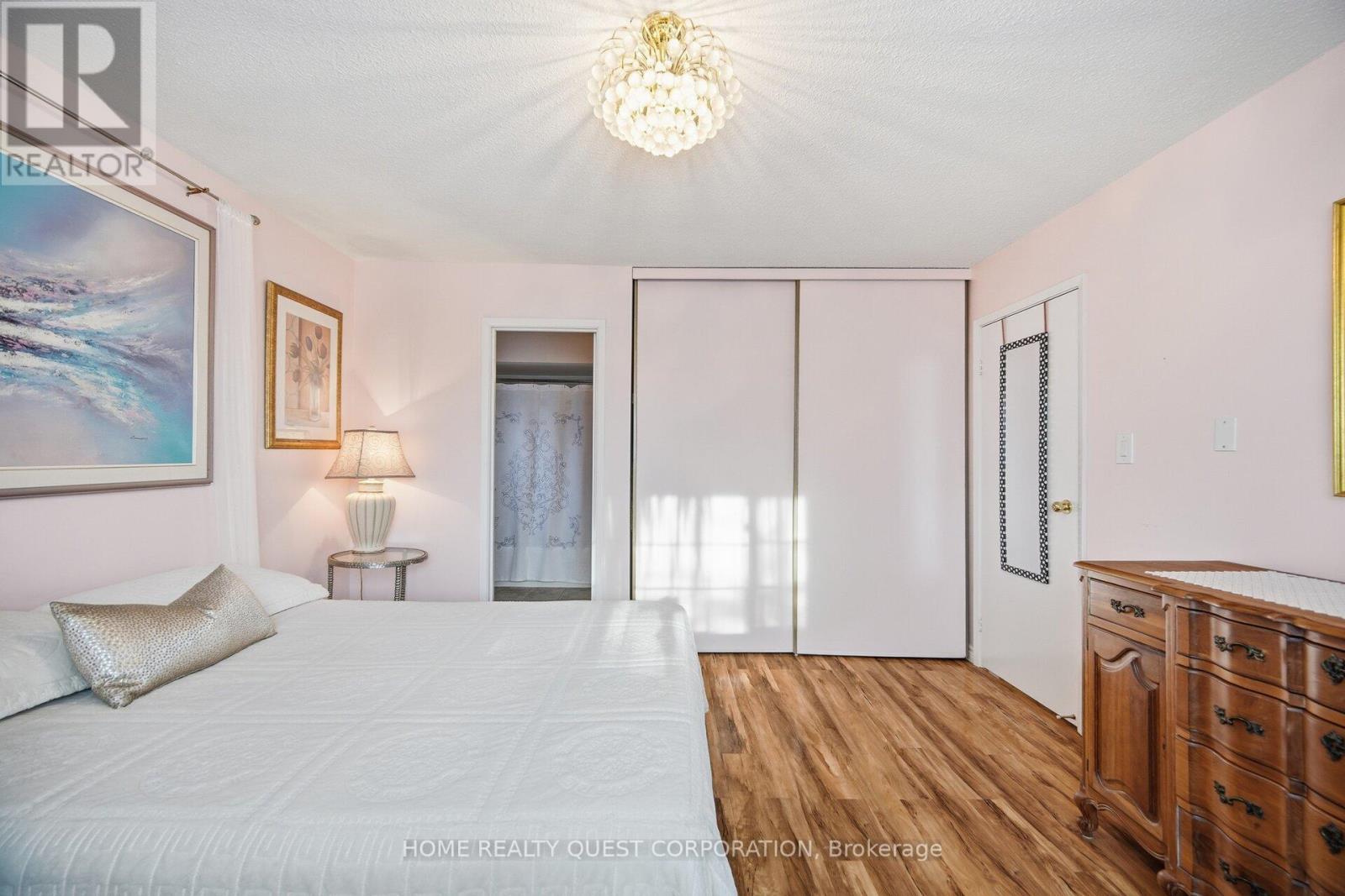 6330 Lorca Crescent, Mississauga, Ontario  L5N 2J4 - Photo 15 - W12752554