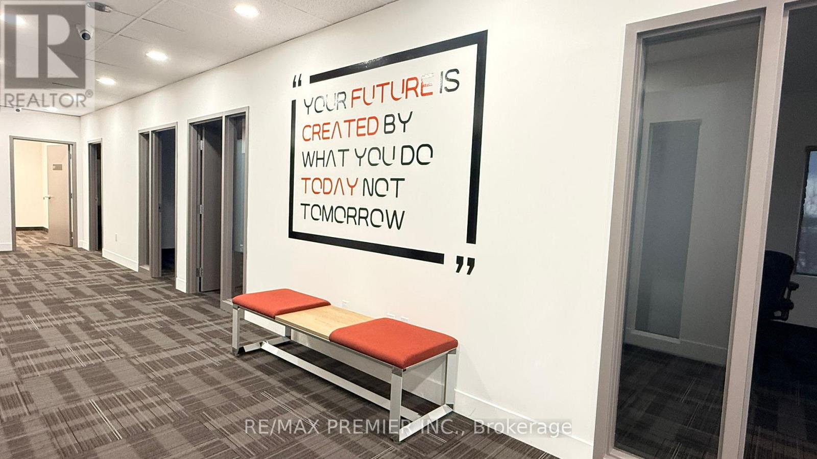 302-32 - 3390 South Service Road, Burlington, Ontario  L7N 3J5 - Photo 14 - W12835986