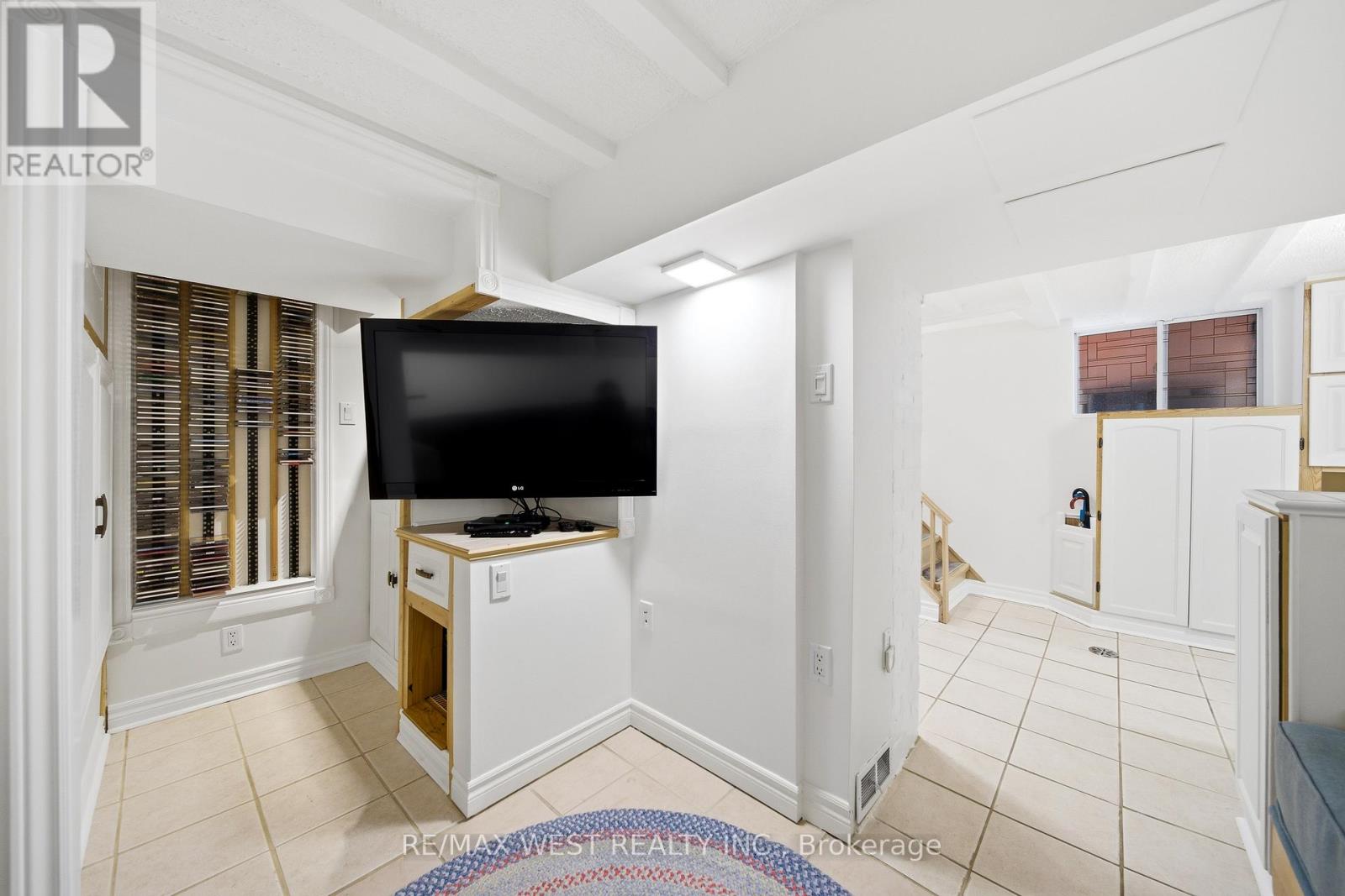 299 Armadale Avenue, Toronto, Ontario  M6S 3X5 - Photo 22 - W12836034