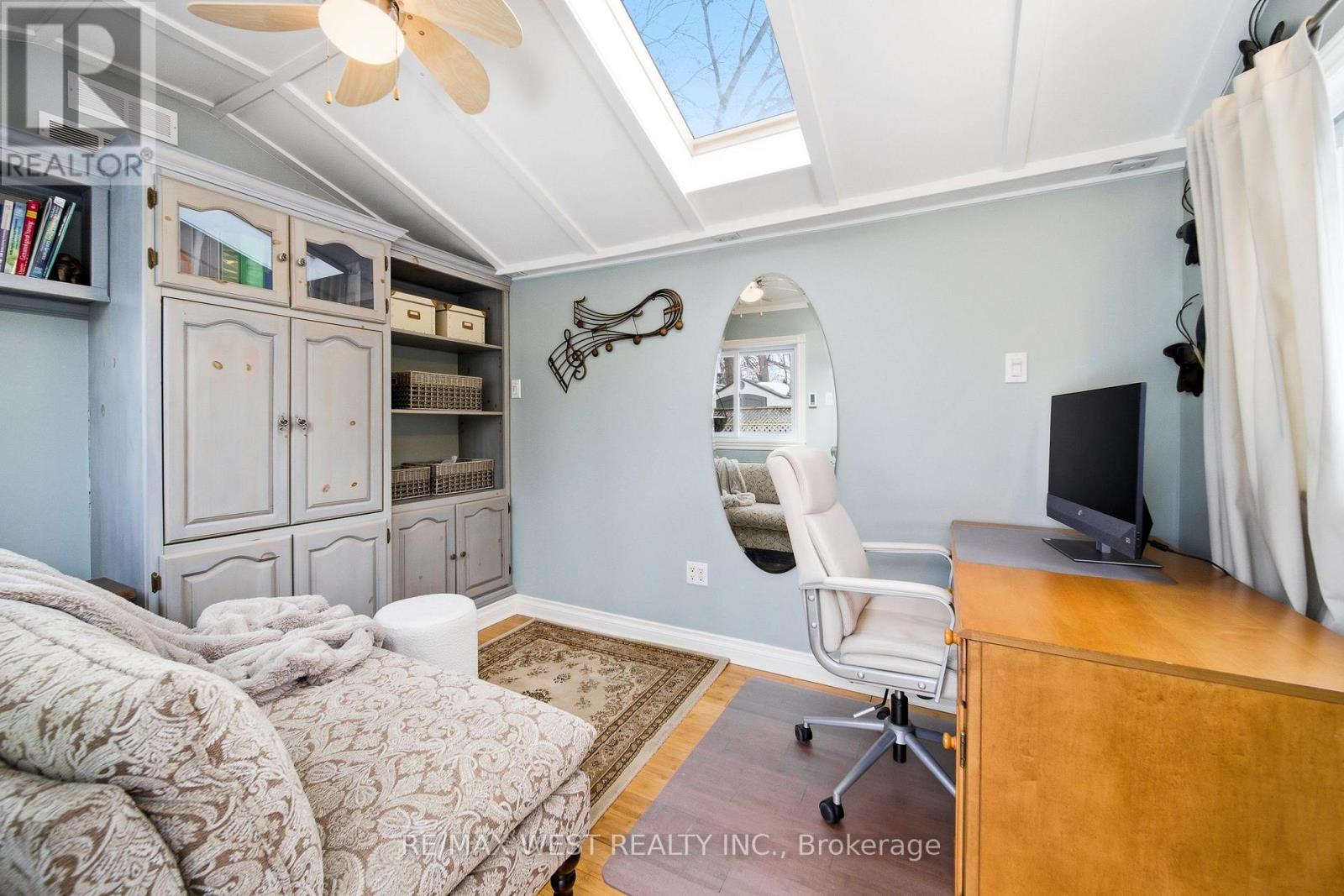 299 Armadale Avenue, Toronto, Ontario  M6S 3X5 - Photo 26 - W12836034