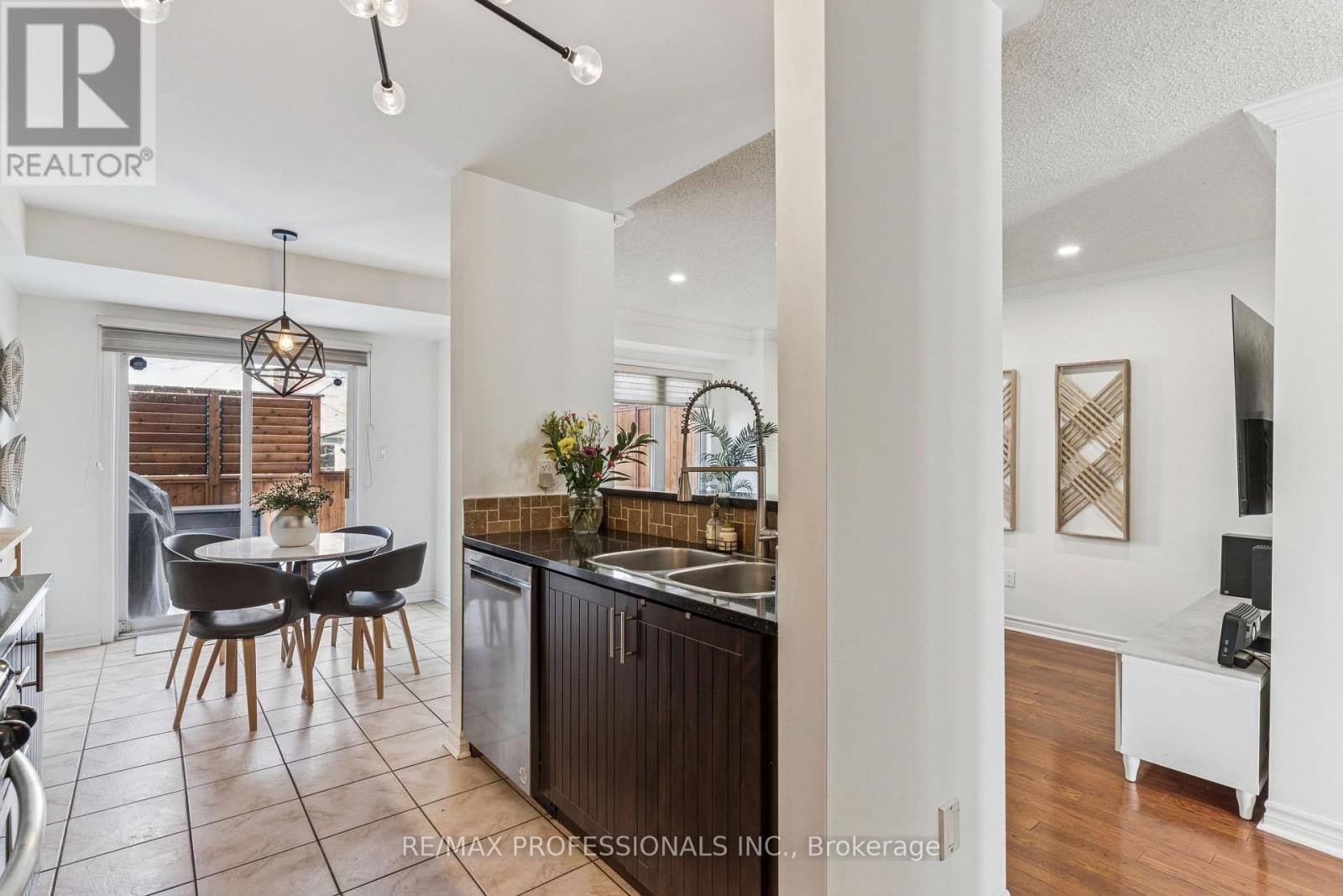 1 - 619 Evans Avenue, Toronto, Ontario  M8W 2W4 - Photo 12 - W12836084