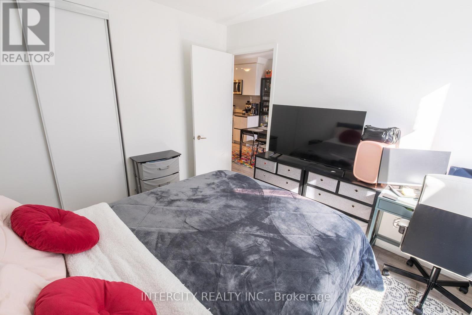 604 - 3100 Keele Street, Toronto, Ontario  M3M 0E1 - Photo 9 - W12836108