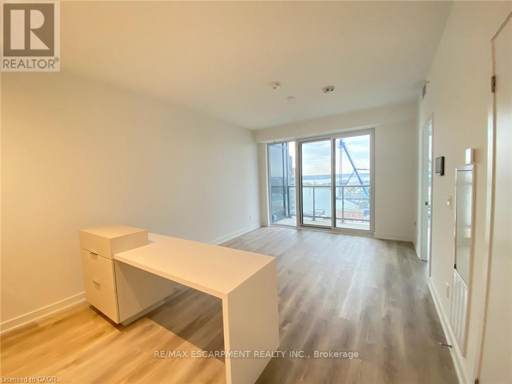 2206 - 370 Martha Street, Burlington, Ontario  L7R 2P7 - Photo 4 - W12836130