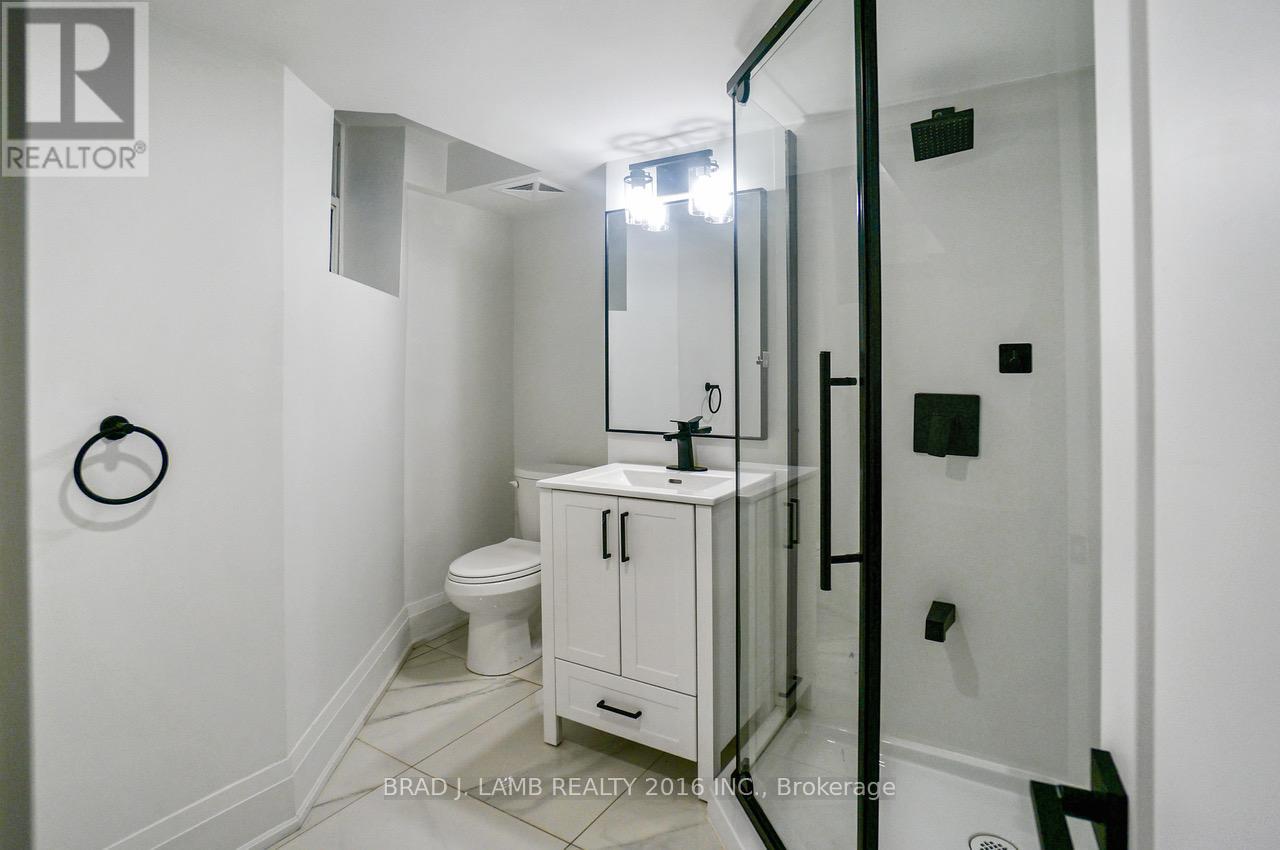 4 - 731 Indian Road, Toronto, Ontario  M6P 2C9 - Photo 13 - W12836134