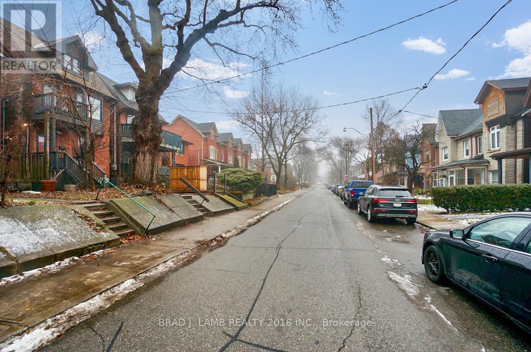 4 - 731 Indian Road, Toronto, Ontario  M6P 2C9 - Photo 3 - W12836134