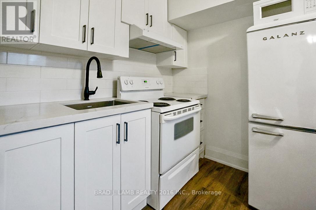 4 - 731 Indian Road, Toronto, Ontario  M6P 2C9 - Photo 4 - W12836134