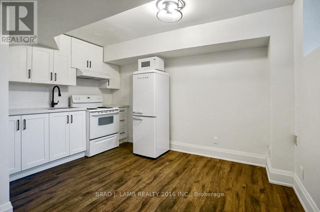 4 - 731 Indian Road, Toronto, Ontario  M6P 2C9 - Photo 9 - W12836134