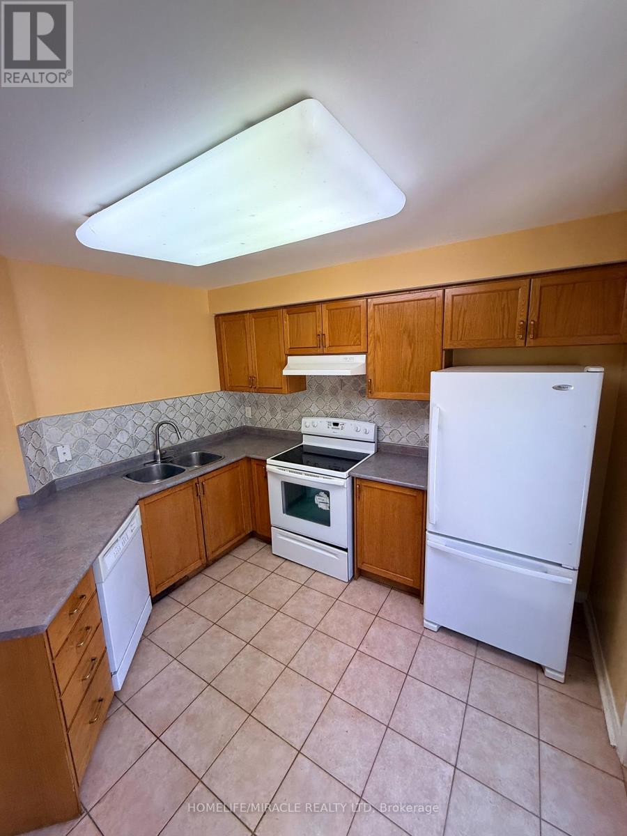 137 Pressed Brick Drive, Brampton, Ontario  L6V 4K5 - Photo 14 - W12836204