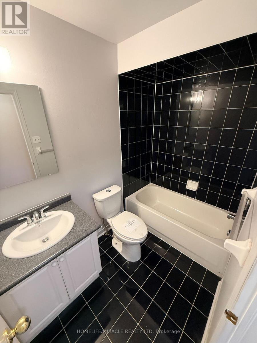 137 Pressed Brick Drive, Brampton, Ontario  L6V 4K5 - Photo 23 - W12836204