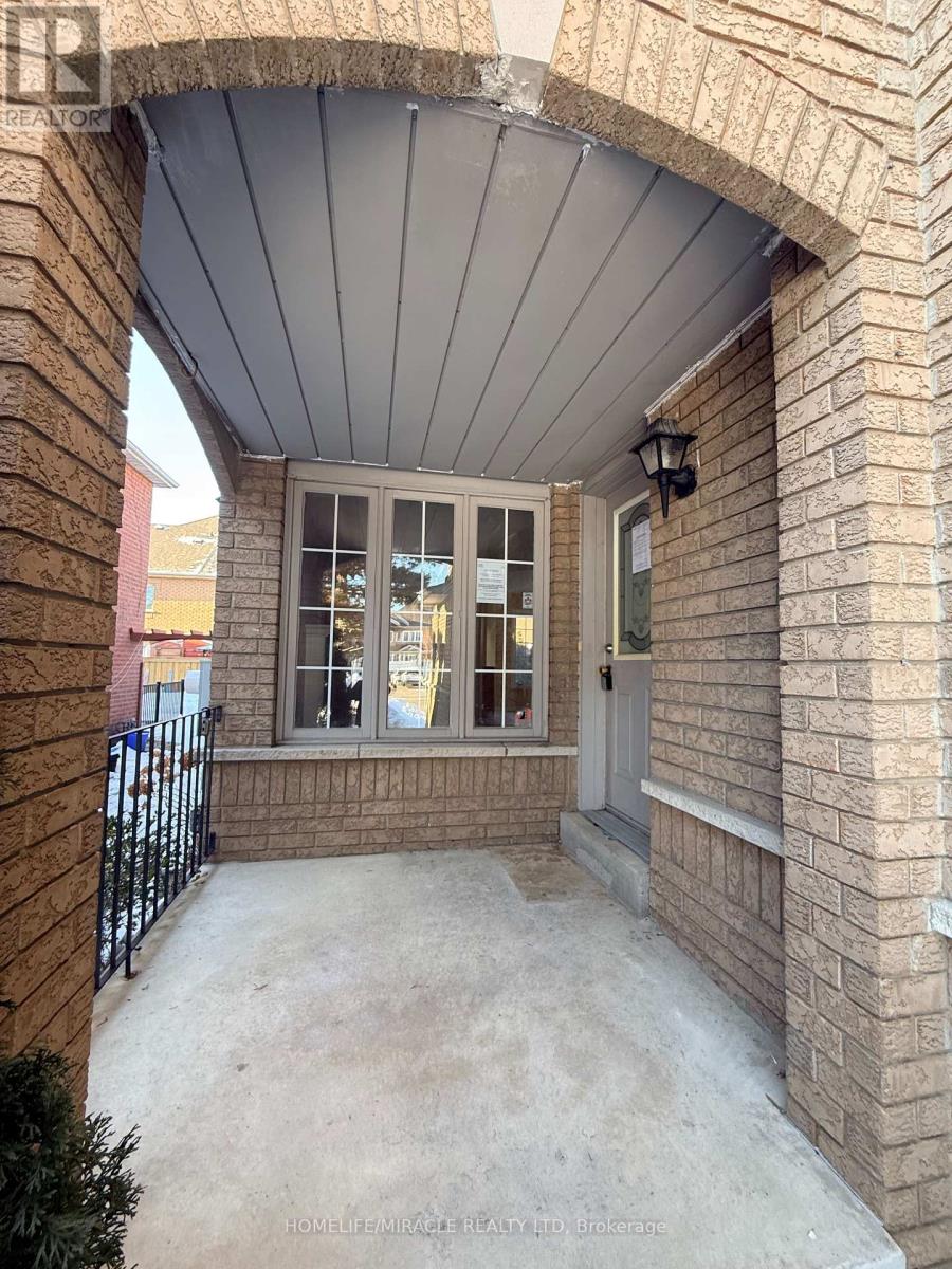 137 Pressed Brick Drive, Brampton, Ontario  L6V 4K5 - Photo 5 - W12836204