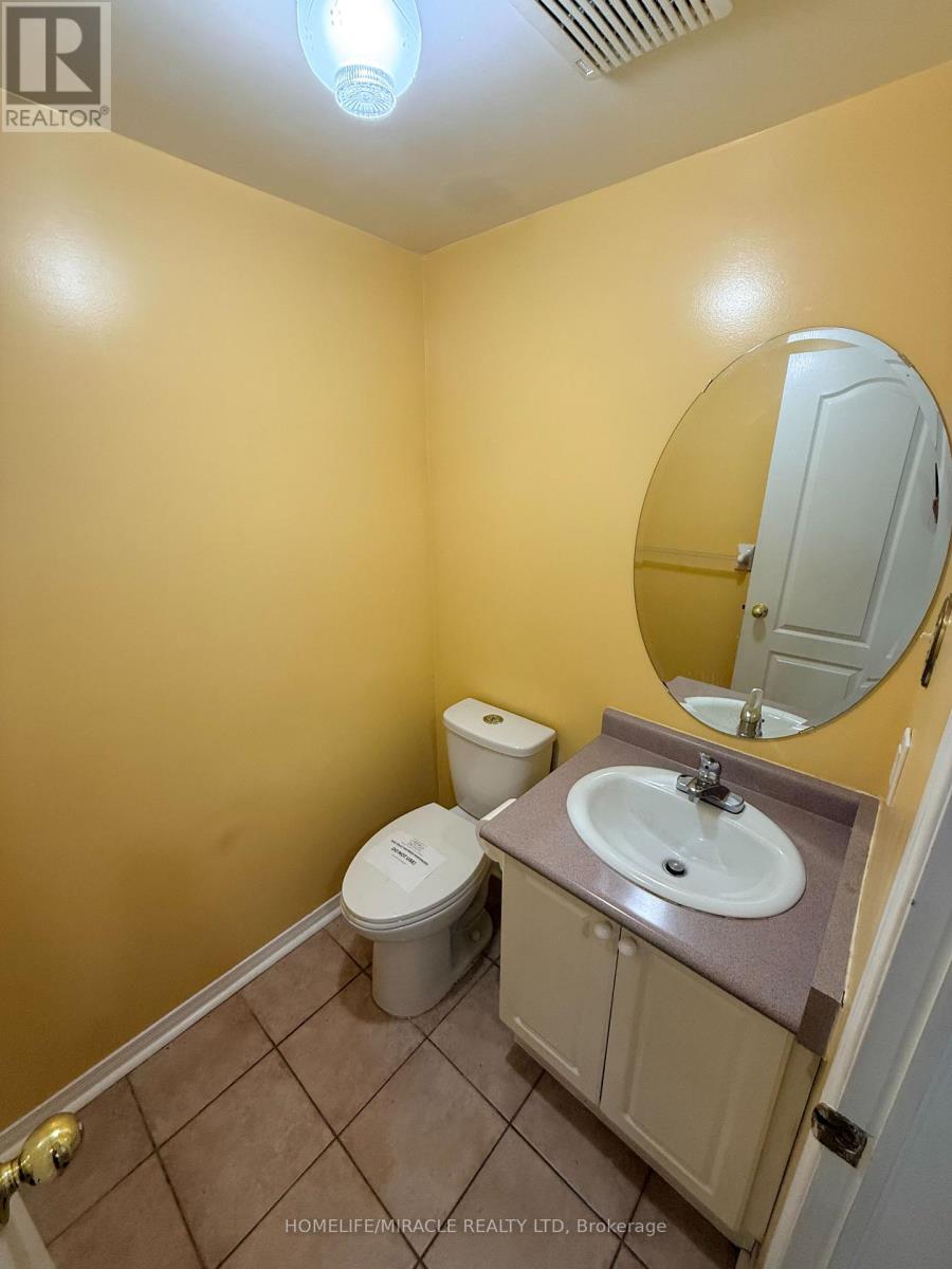 137 Pressed Brick Drive, Brampton, Ontario  L6V 4K5 - Photo 7 - W12836204