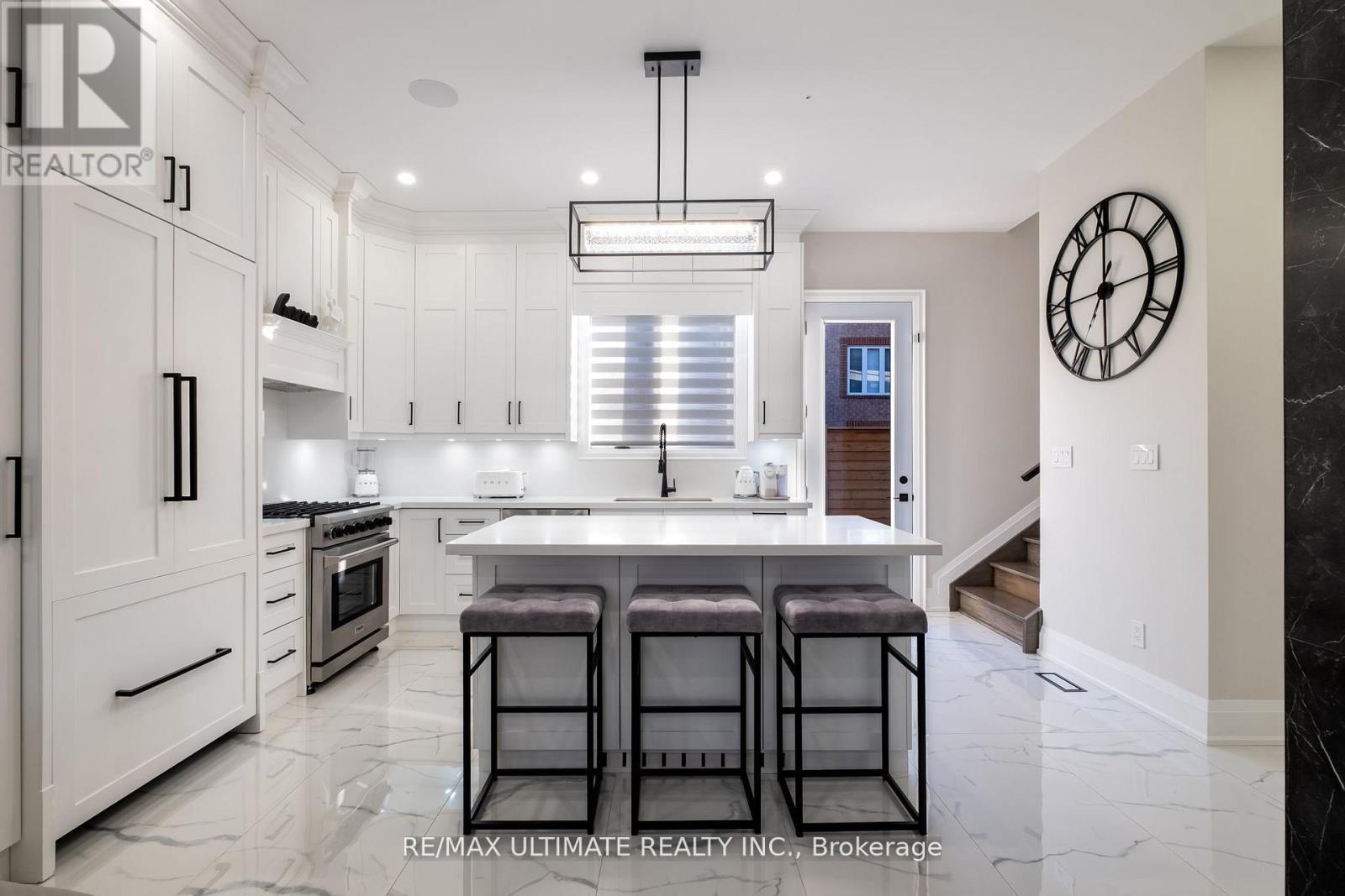 31 Flindon Road N, Toronto, Ontario  M9M 1J1 - Photo 12 - W12836210