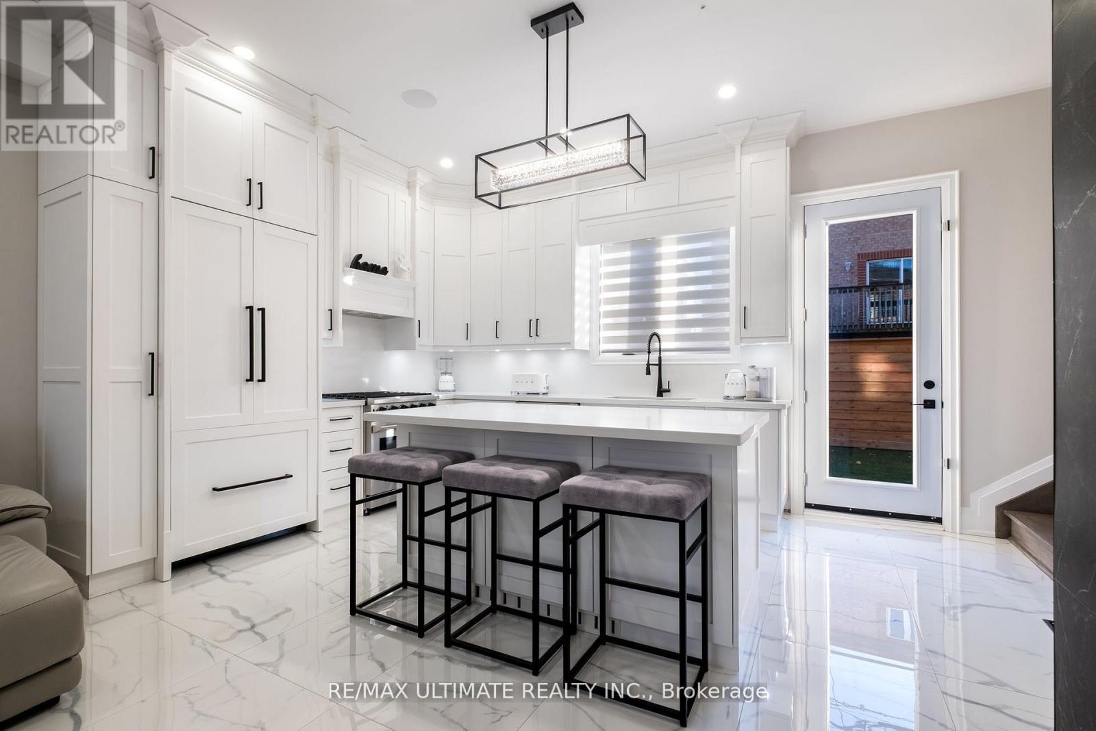 31 Flindon Road N, Toronto, Ontario  M9M 1J1 - Photo 13 - W12836210