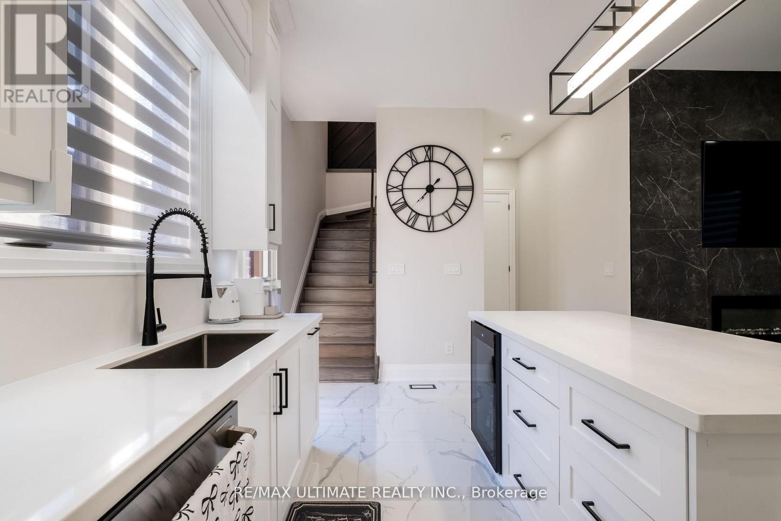 31 Flindon Road N, Toronto, Ontario  M9M 1J1 - Photo 16 - W12836210