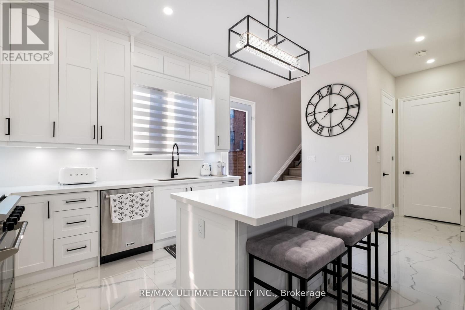 31 Flindon Road N, Toronto, Ontario  M9M 1J1 - Photo 17 - W12836210