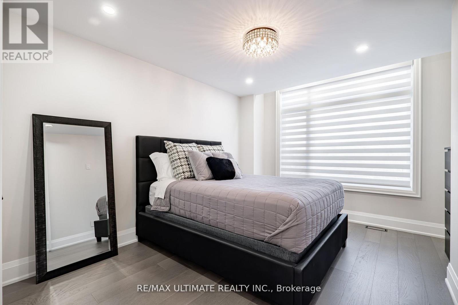 31 Flindon Road N, Toronto, Ontario  M9M 1J1 - Photo 27 - W12836210