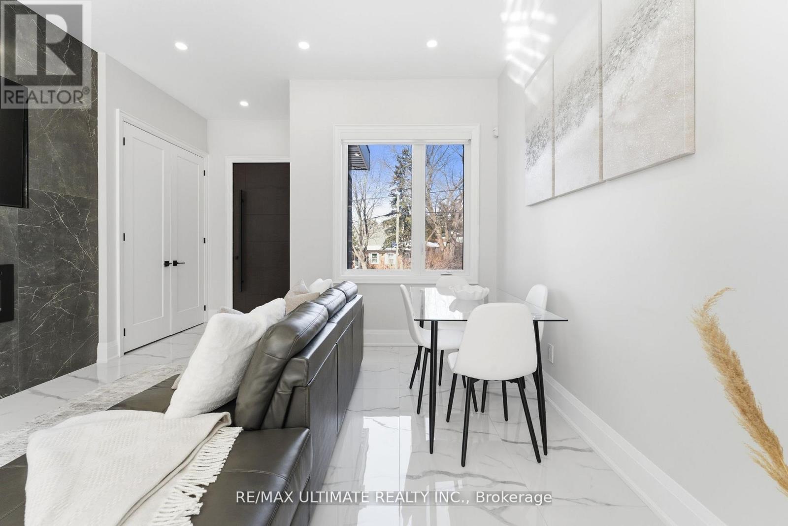 31 Flindon Road N, Toronto, Ontario  M9M 1J1 - Photo 9 - W12836210