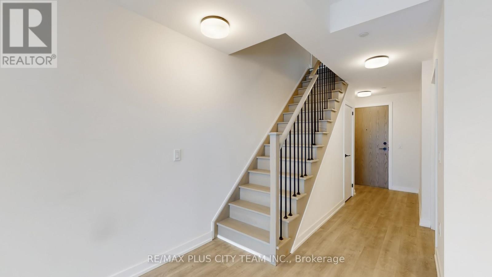 718 - 2300 St Clair Avenue, Toronto, Ontario  M6N 0B3 - Photo 10 - W12836212