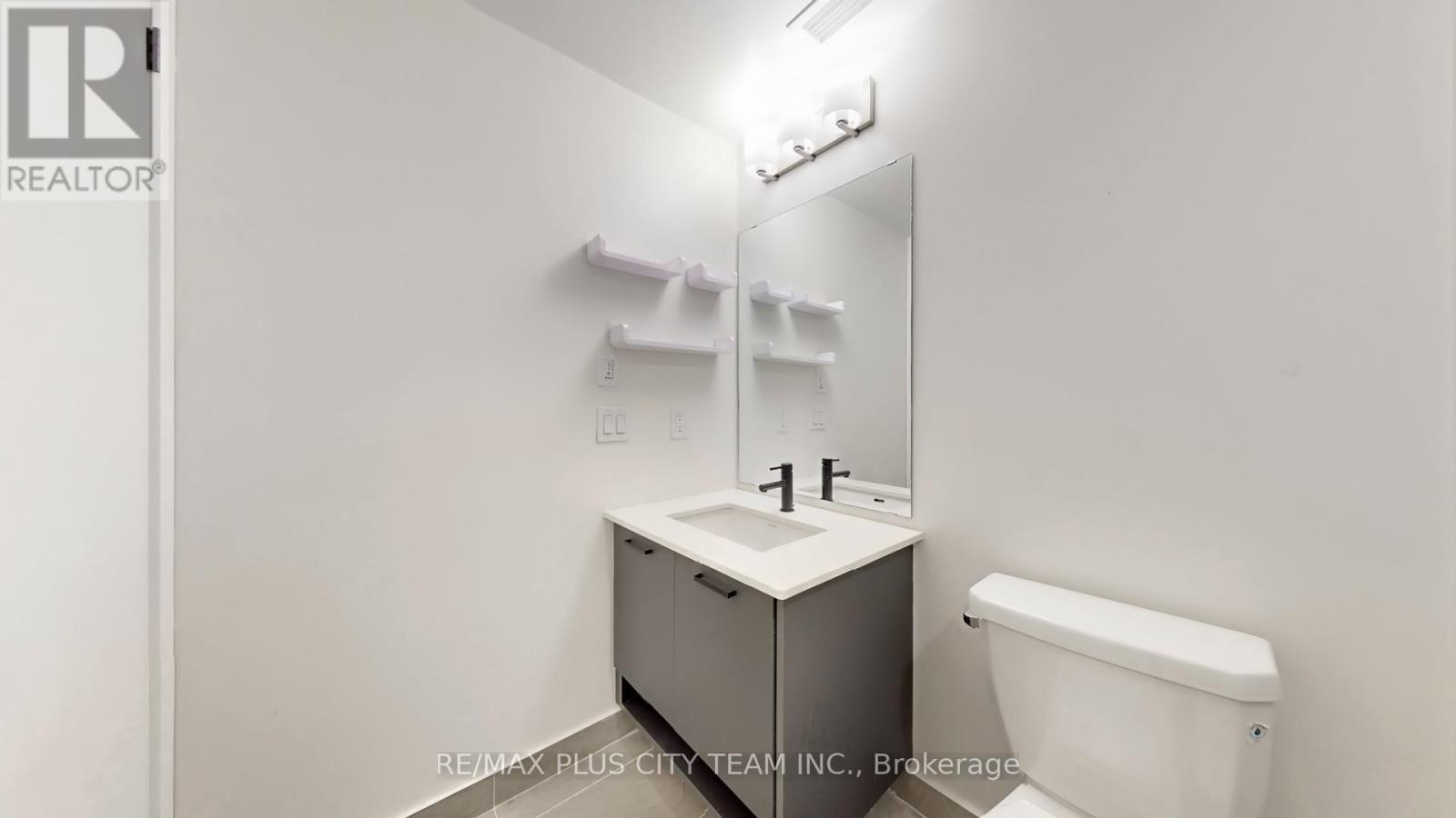 718 - 2300 St Clair Avenue, Toronto, Ontario  M6N 0B3 - Photo 17 - W12836212