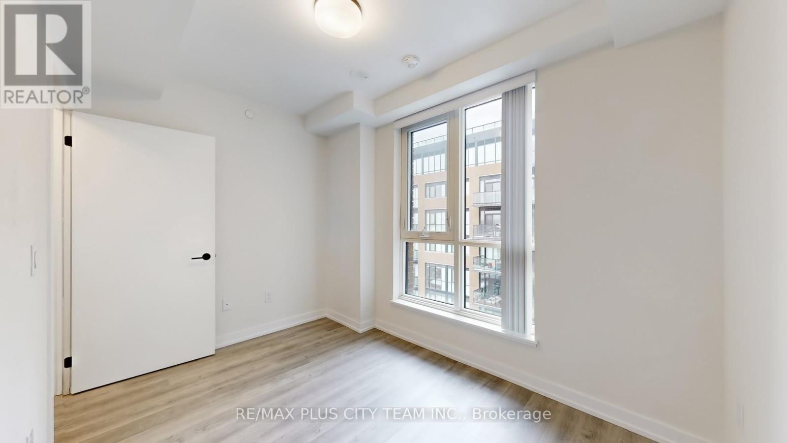 718 - 2300 St Clair Avenue, Toronto, Ontario  M6N 0B3 - Photo 19 - W12836212
