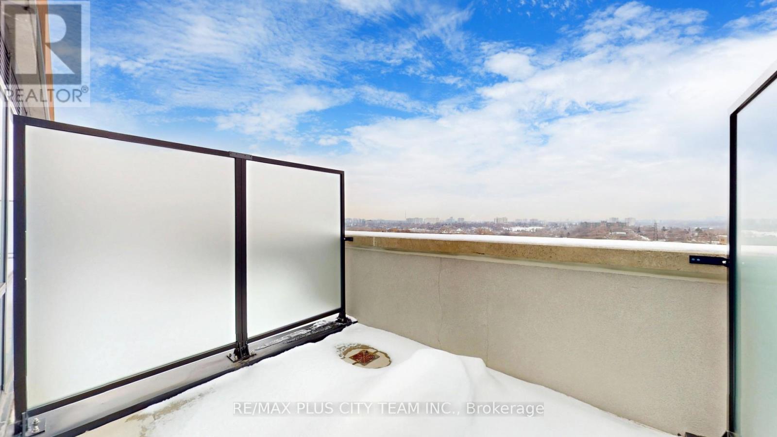 718 - 2300 St Clair Avenue, Toronto, Ontario  M6N 0B3 - Photo 23 - W12836212