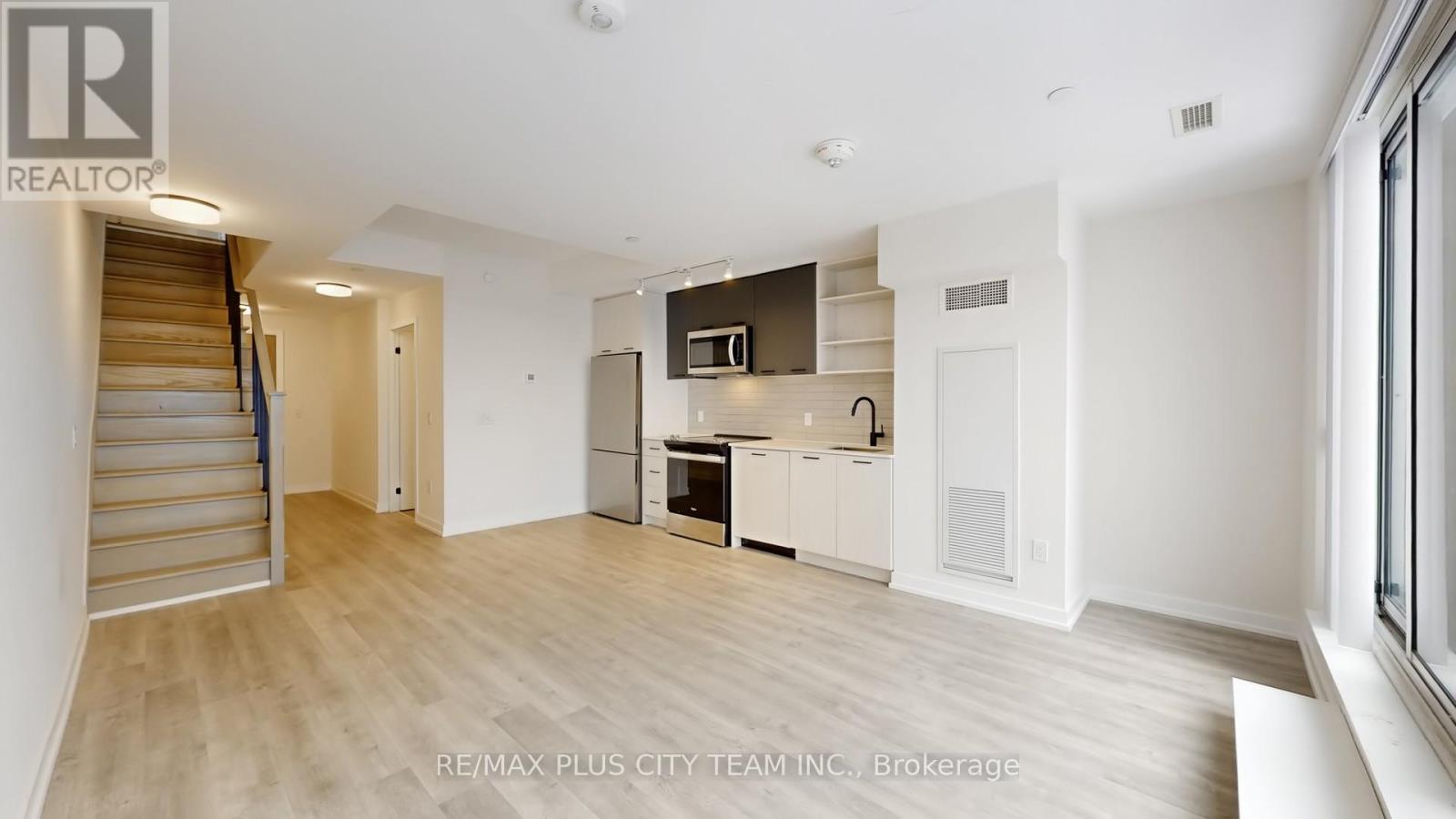 718 - 2300 St Clair Avenue, Toronto, Ontario  M6N 0B3 - Photo 3 - W12836212