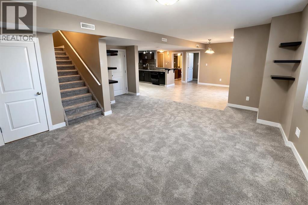 2, 189 Silkstone Road W, Lethbridge, Alberta  T1J 4J9 - Photo 2 - A2273425