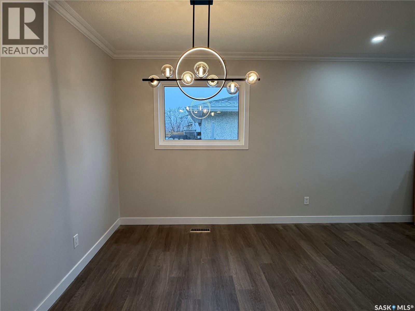 60 Ritchie Crescent, Regina, Saskatchewan  S4R 5A4 - Photo 4 - SK029526