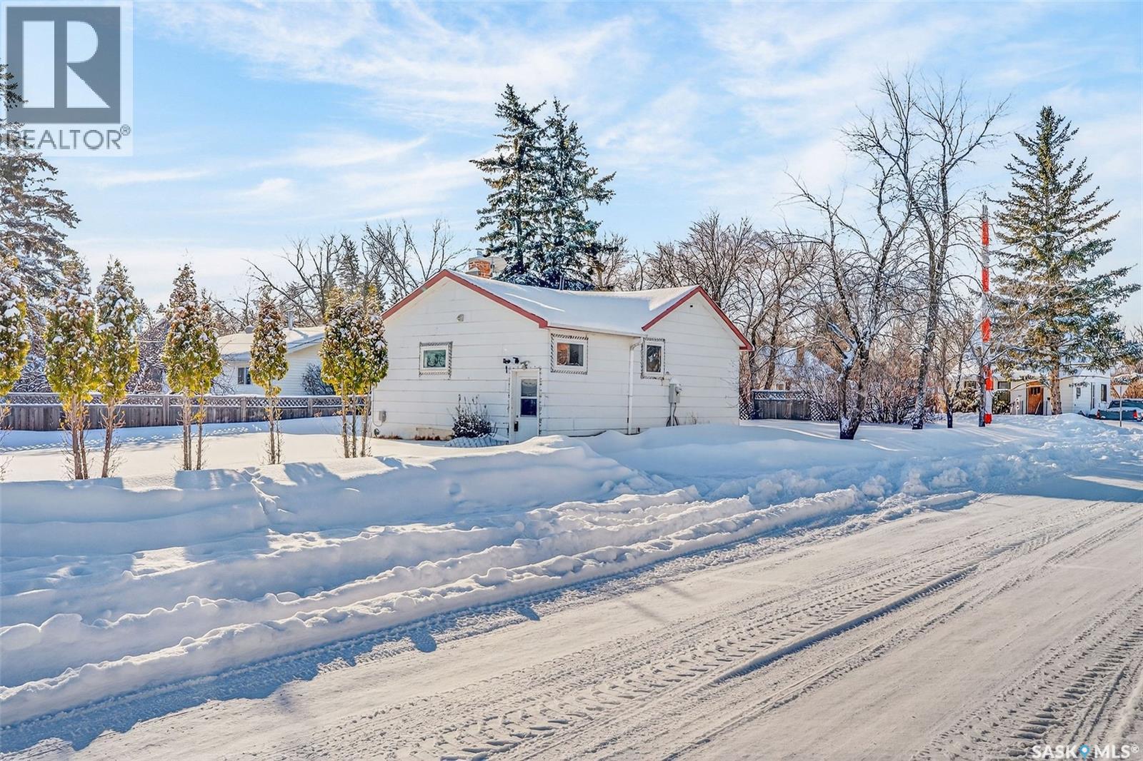 222 Higgins Avenue W, Melfort, Saskatchewan  S0E 1A0 - Photo 2 - SK029523