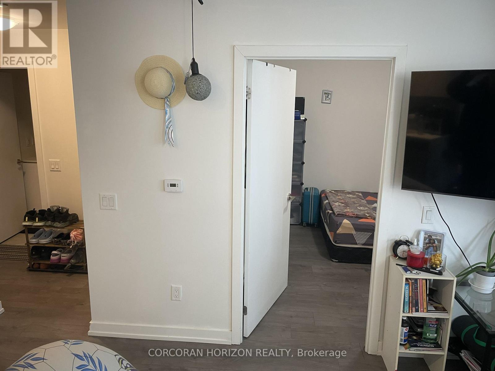 404 - 55 Duke Street, Kitchener, Ontario  N2H 0C9 - Photo 10 - X12835996