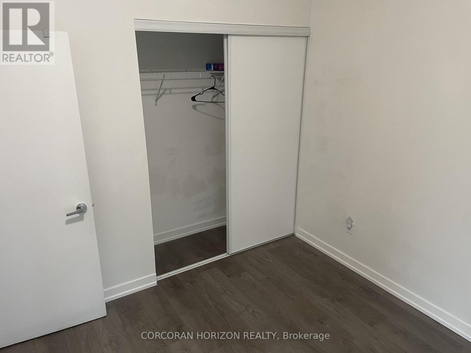 404 - 55 Duke Street, Kitchener, Ontario  N2H 0C9 - Photo 11 - X12835996