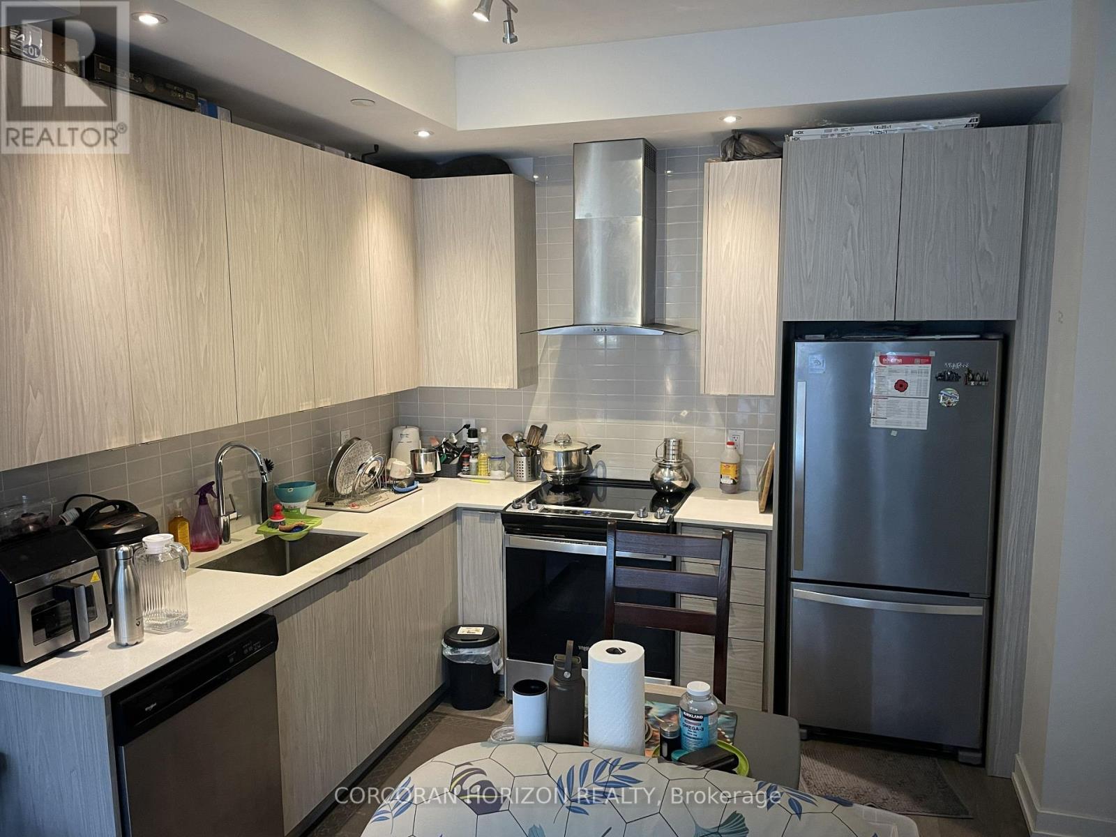 404 - 55 Duke Street, Kitchener, Ontario  N2H 0C9 - Photo 4 - X12835996