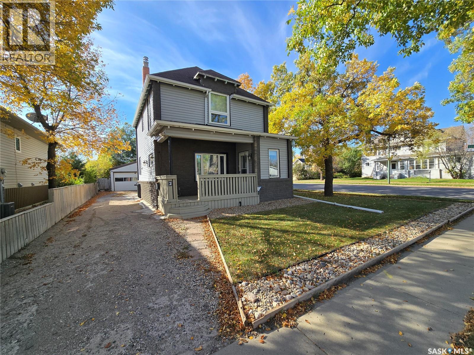 2 Prairie AVENUE, weyburn, Saskatchewan