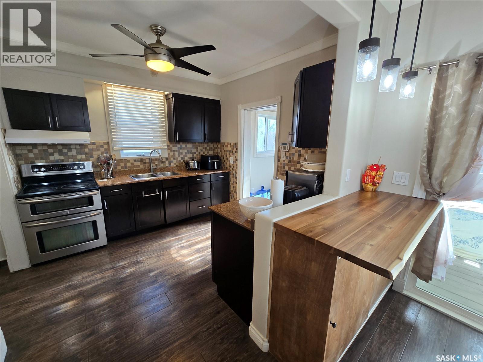 2 Prairie Avenue, Weyburn, Saskatchewan  S4H 0L1 - Photo 11 - SK029492