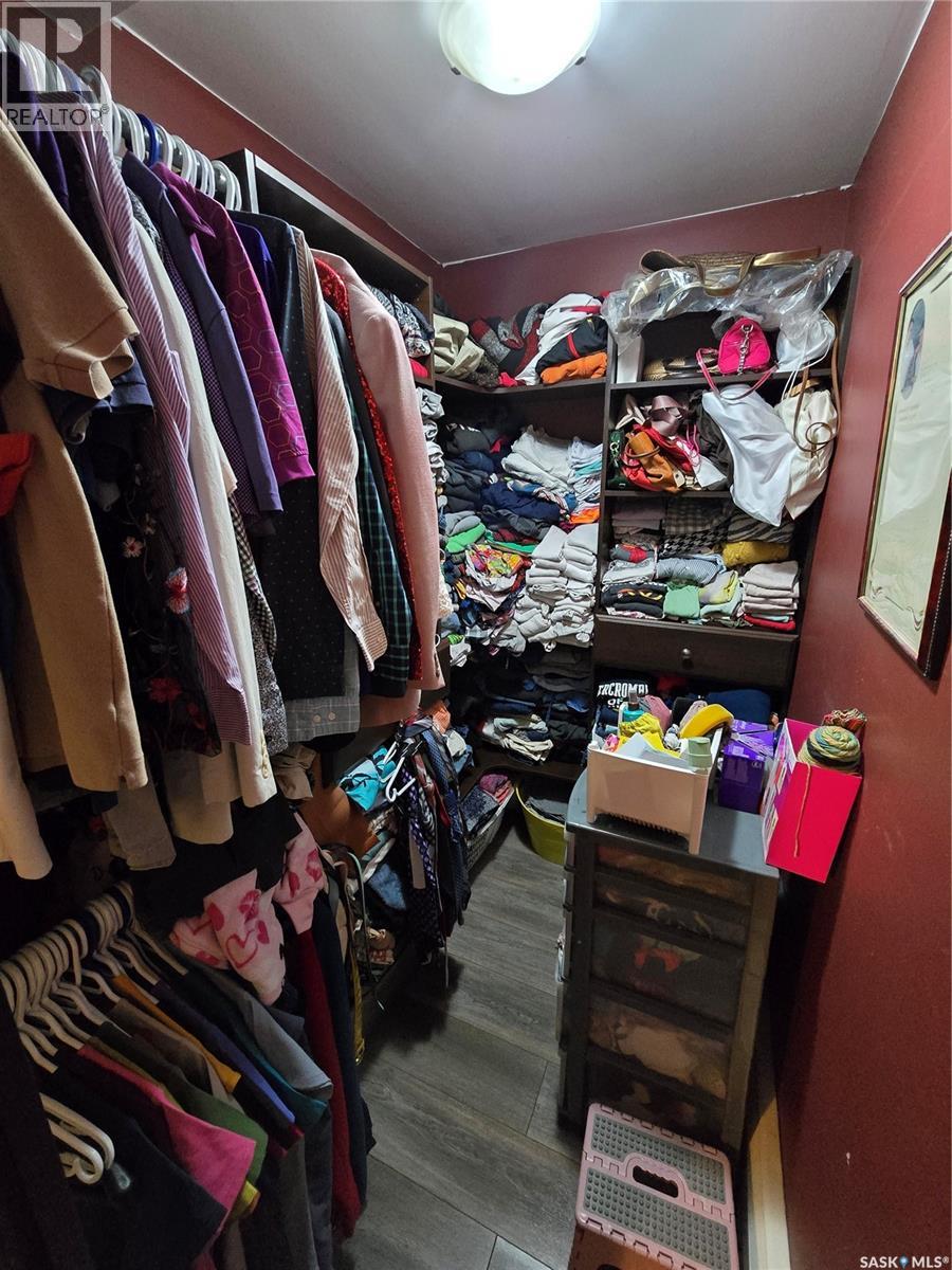 2 Prairie Avenue, Weyburn, Saskatchewan  S4H 0L1 - Photo 25 - SK029492