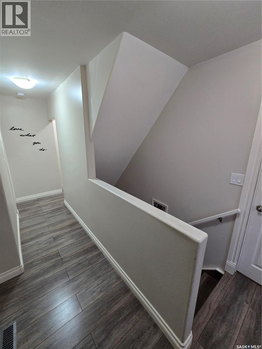 2 Prairie Avenue, Weyburn, Saskatchewan  S4H 0L1 - Photo 33 - SK029492