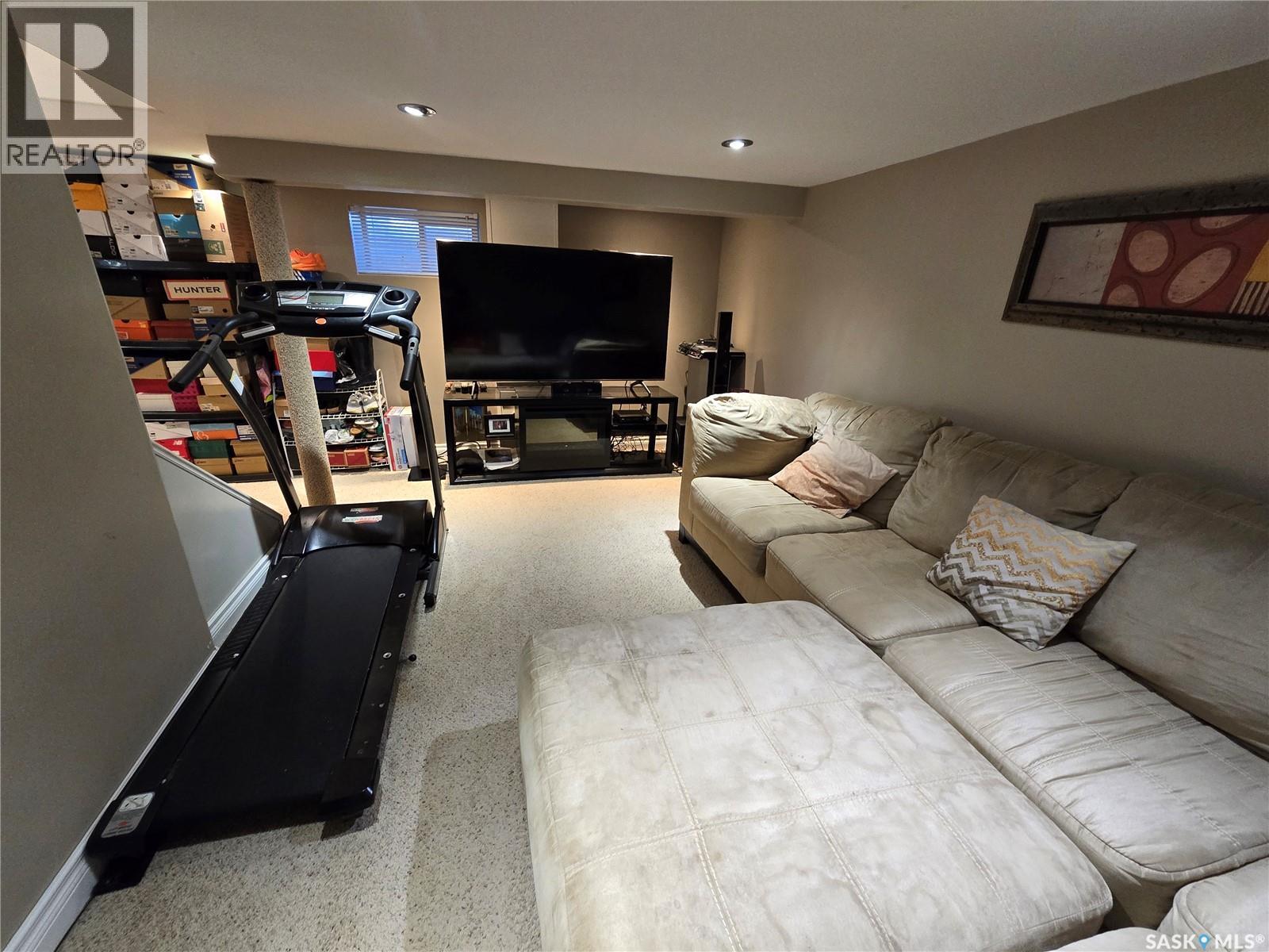 2 Prairie Avenue, Weyburn, Saskatchewan  S4H 0L1 - Photo 35 - SK029492