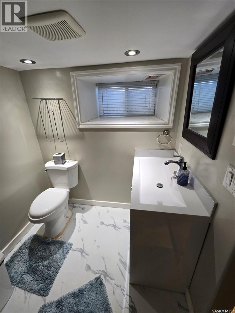 2 Prairie Avenue, Weyburn, Saskatchewan  S4H 0L1 - Photo 36 - SK029492