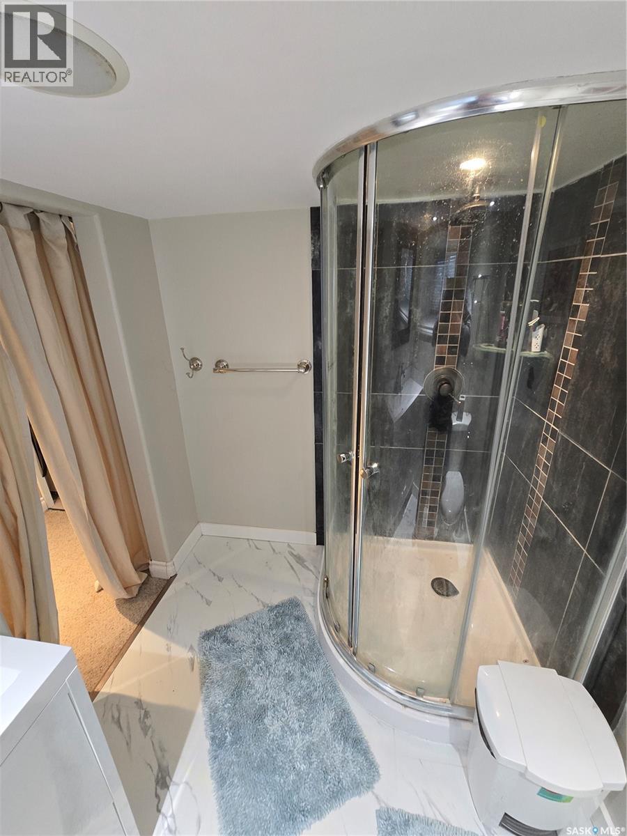 2 Prairie Avenue, Weyburn, Saskatchewan  S4H 0L1 - Photo 37 - SK029492