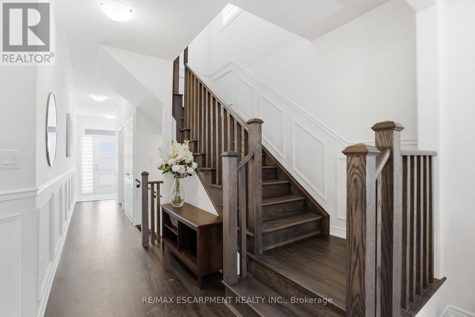 24 Great Falls Boulevard, Hamilton, Ontario  L8B 1X8 - Photo 17 - X12836028