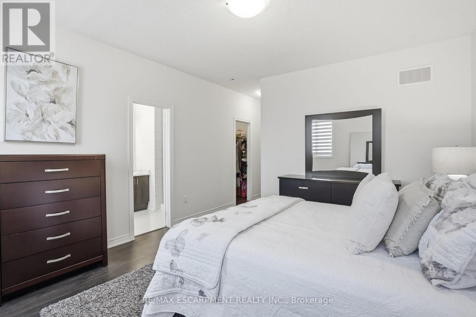 24 Great Falls Boulevard, Hamilton, Ontario  L8B 1X8 - Photo 22 - X12836028