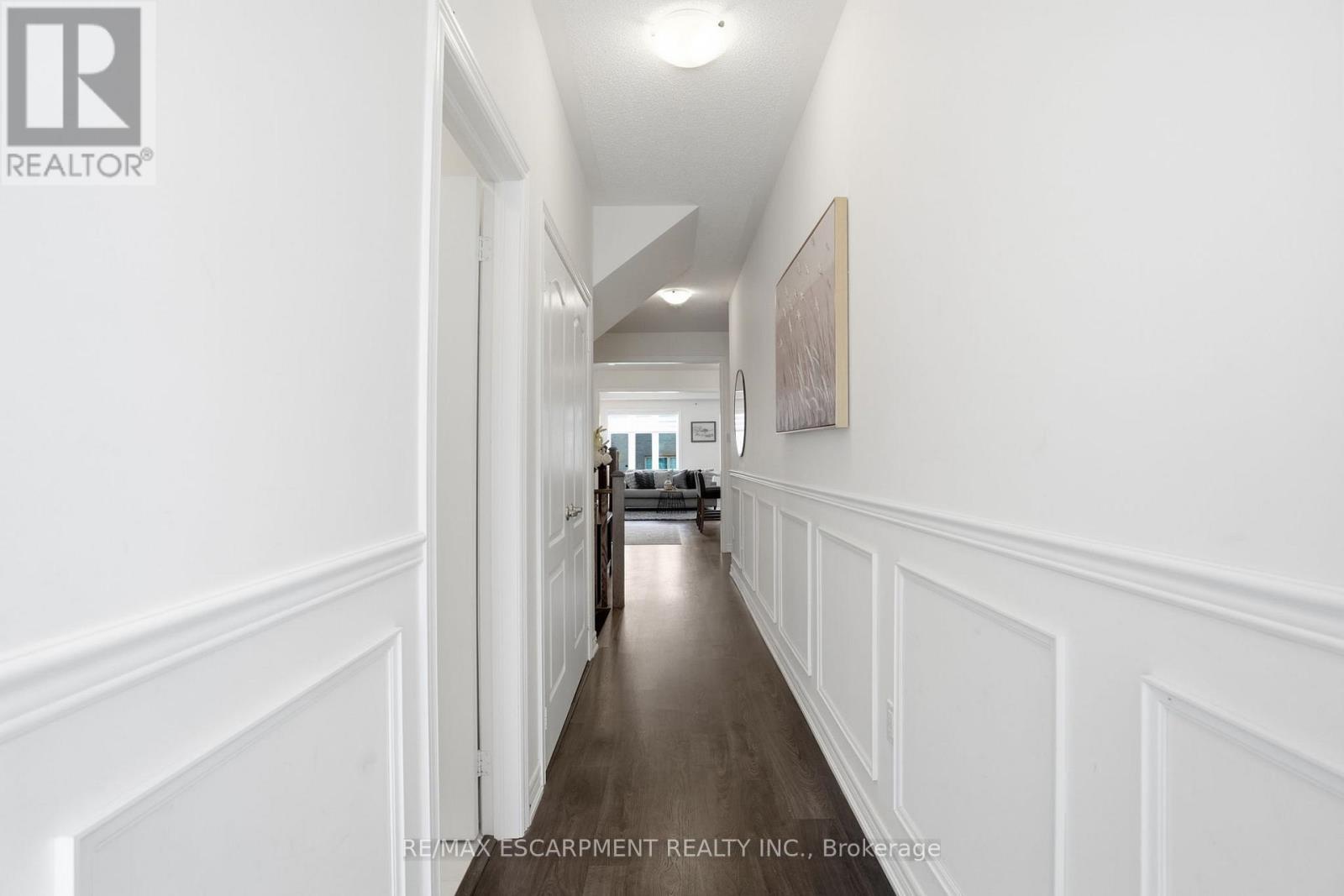 24 Great Falls Boulevard, Hamilton, Ontario  L8B 1X8 - Photo 4 - X12836028