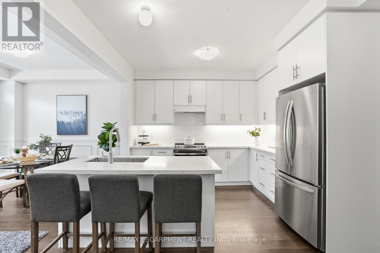 24 Great Falls Boulevard, Hamilton, Ontario  L8B 1X8 - Photo 8 - X12836028