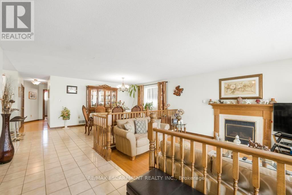 115 First Road W, Hamilton, Ontario  L8J 2S6 - Photo 4 - X12836106