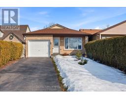 40 LYTON CRESCENT, Hamilton, Ontario