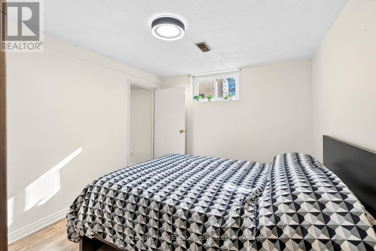 503 Stone Church Road W, Hamilton, Ontario  L9B 1A5 - Photo 25 - X12836142