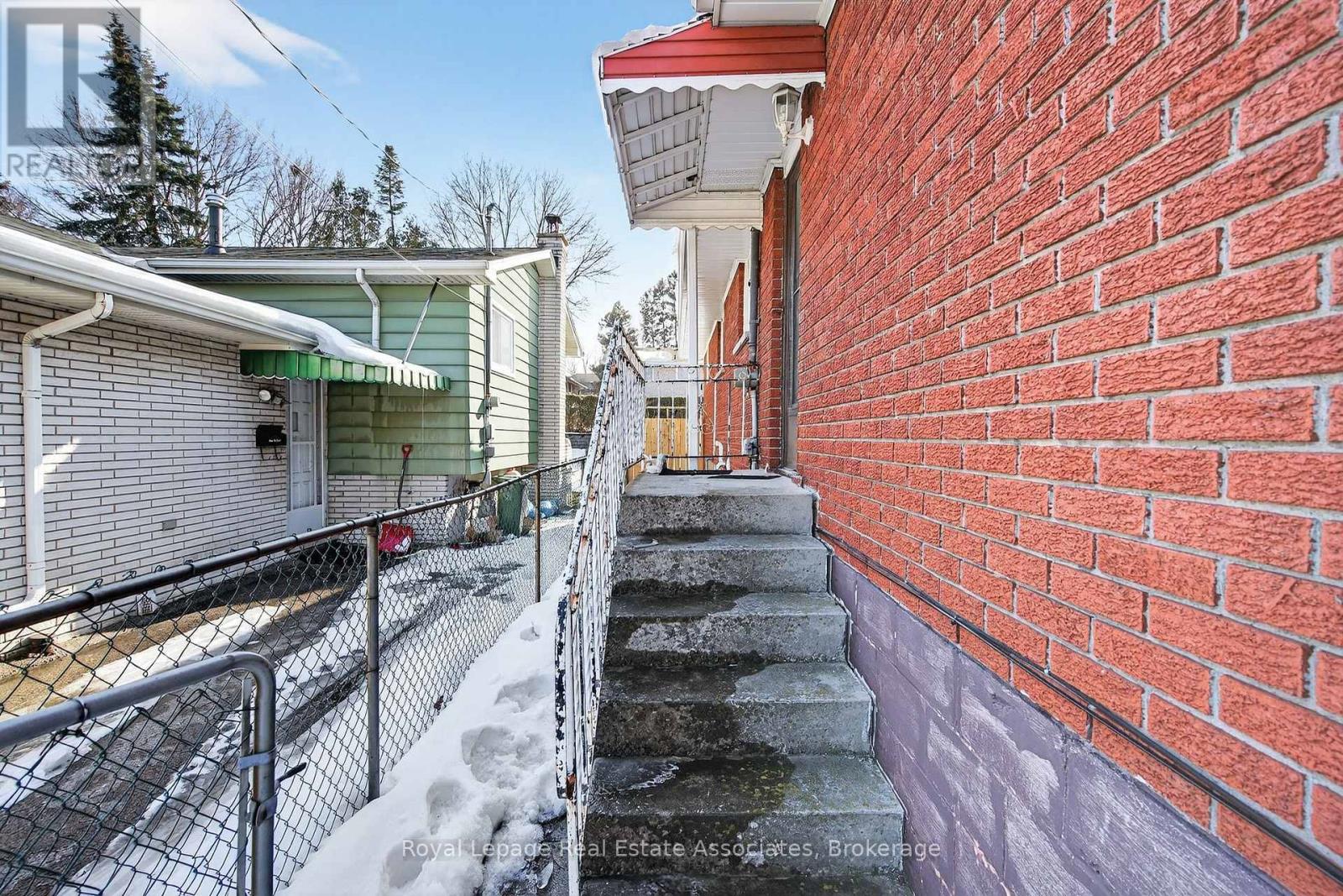 503 Stone Church Road W, Hamilton, Ontario  L9B 1A5 - Photo 28 - X12836142